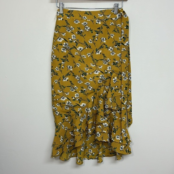 Tularosa Veronica Skirt in Yellow Dolly Floral Medium - Picture 4 of 7